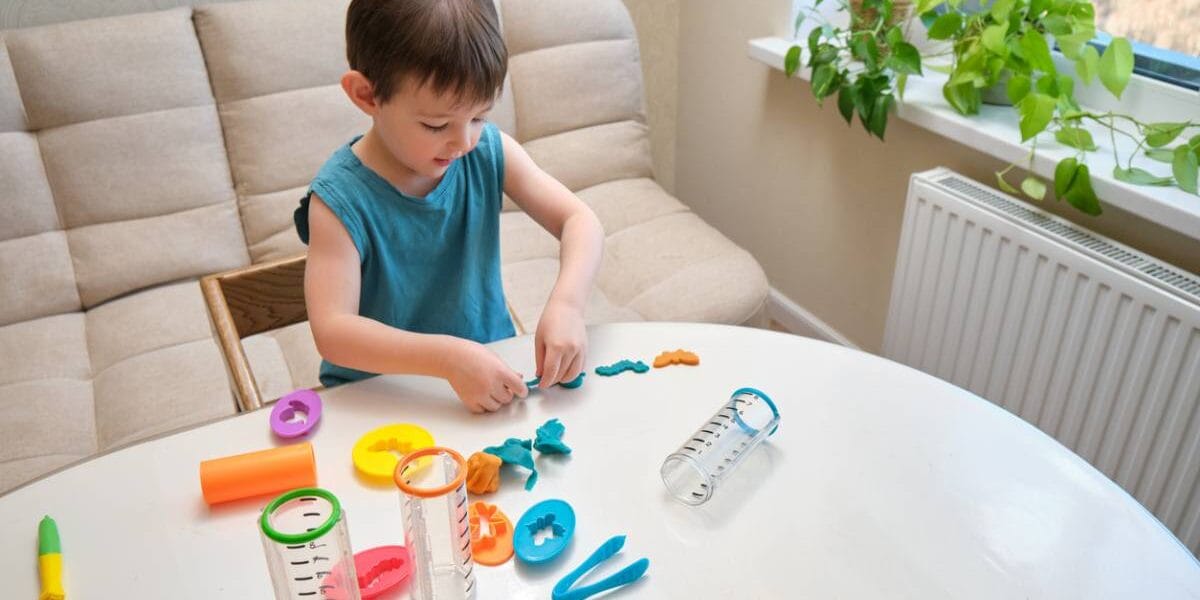 Jouets pour initier les enfants à l'organisation et au rangement